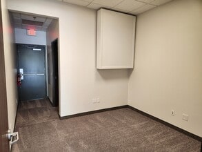 8690 S Maryland Pky, Las Vegas, NV for lease Building Photo- Image 2 of 3