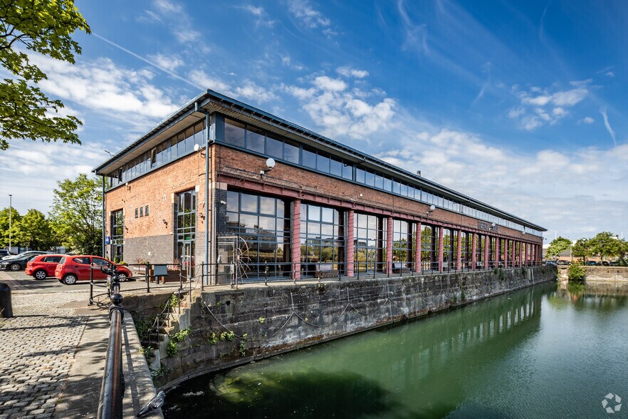 2 Tower Rd, Birkenhead à louer - Photo du bâtiment - Image 2 de 4