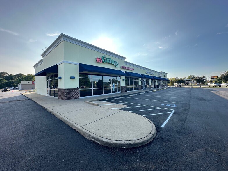 105 E Currituck Commercial Dr, Moyock, NC à louer - Photo du bâtiment - Image 2 de 4