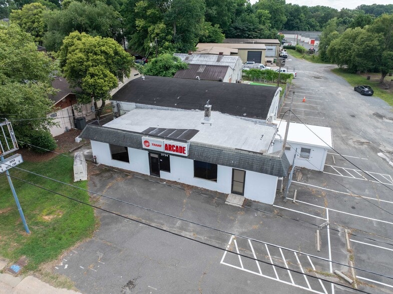 3734 Monroe Rd, Charlotte, NC for sale - Building Photo - Image 1 of 4