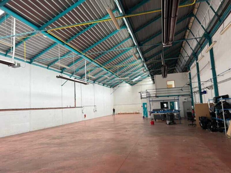 Flex in Lyon for lease - Building Photo - Image 2 of 14
