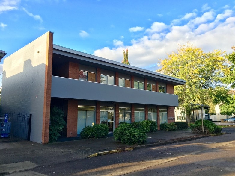 390 W 12th Ave, Eugene, OR for sale - Building Photo - Image 2 of 10