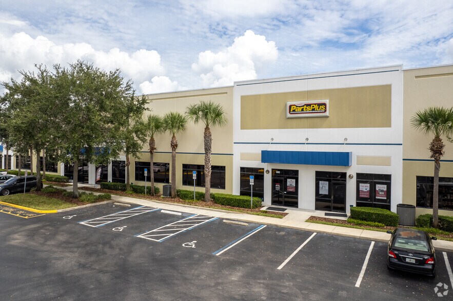 4200 Church St, Sanford, FL à louer - Photo du bâtiment - Image 2 de 16