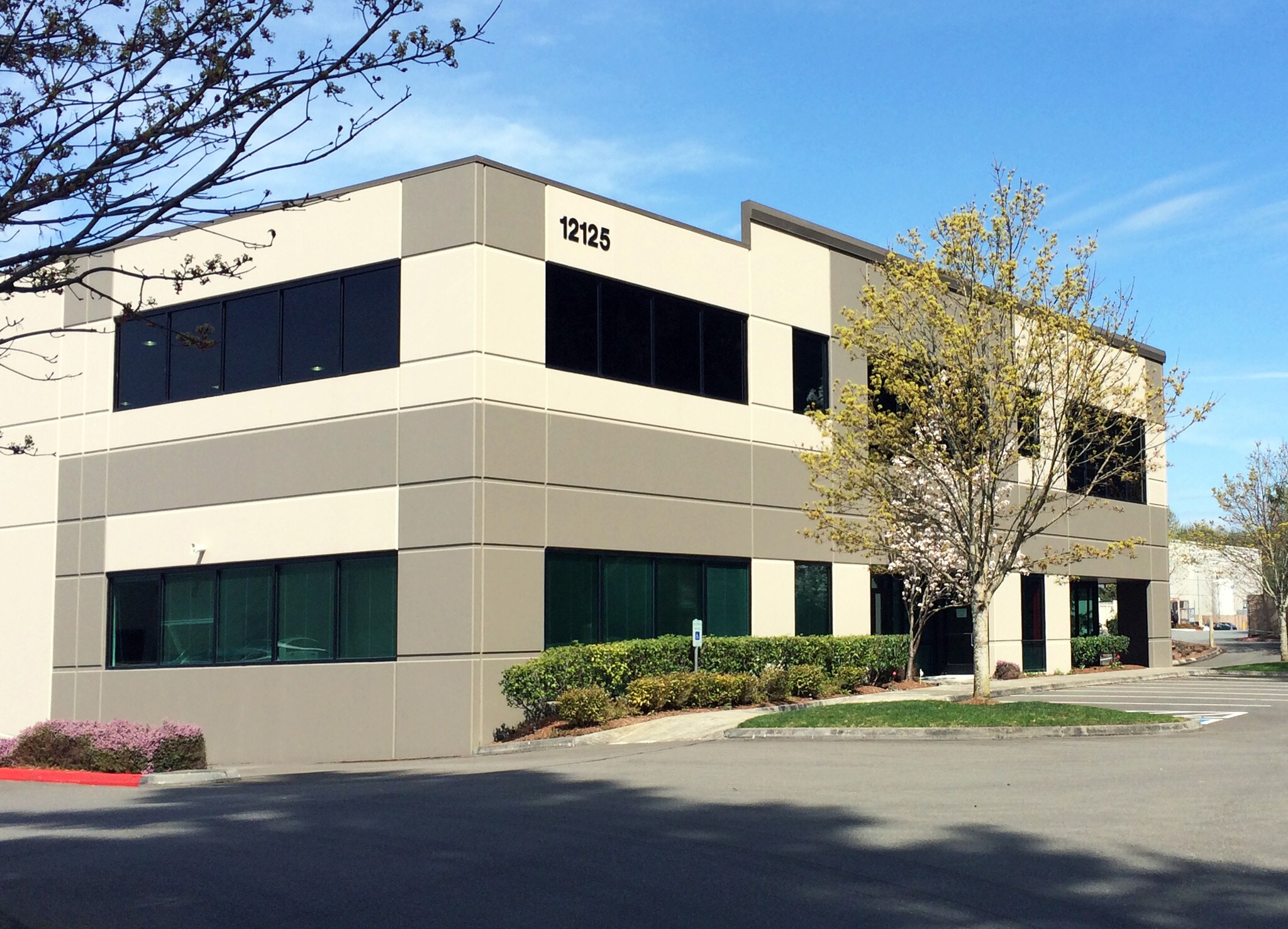 12125 Harbour Reach Dr, Mukilteo, WA à louer Photo du bâtiment- Image 1 de 17