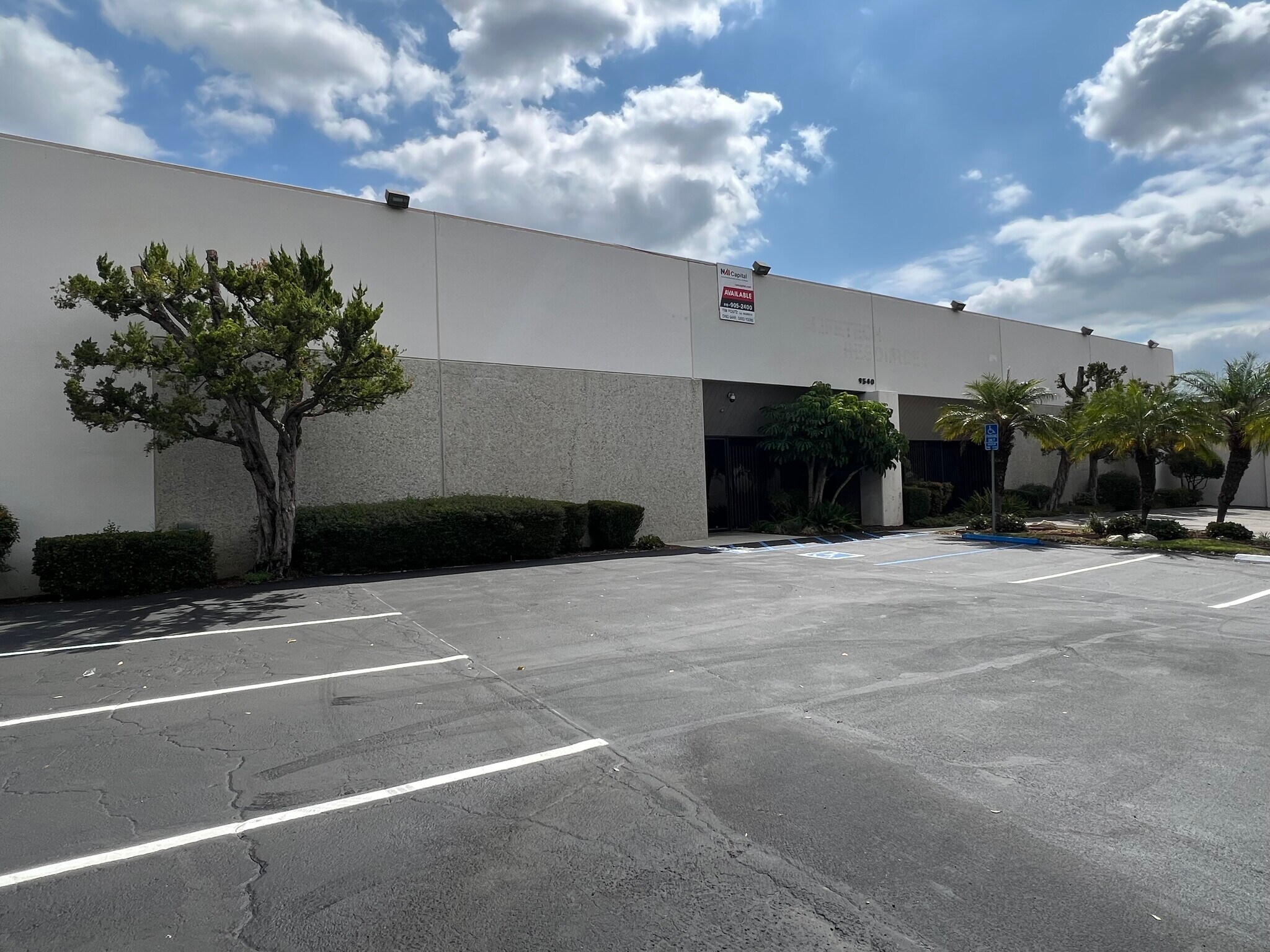 9540 Cozycroft Ave, Chatsworth, CA à vendre Photo du bâtiment- Image 1 de 1