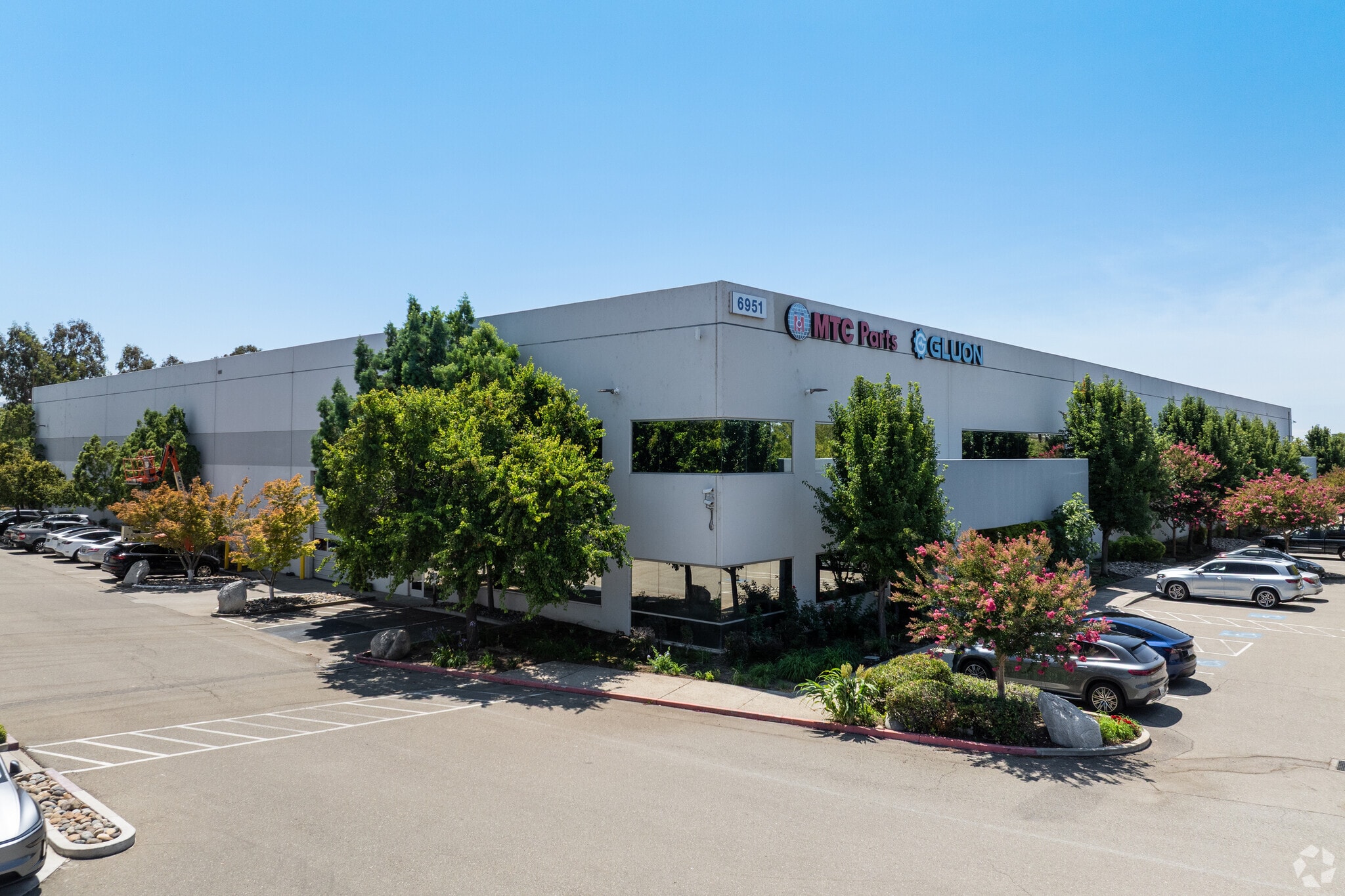 6951 Southfront Rd, Livermore, CA for lease Primary Photo- Image 1 of 7