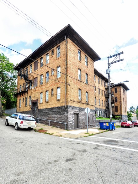 200 E Elizabeth St, Pittsburgh, PA for sale - Building Photo - Image 2 of 21