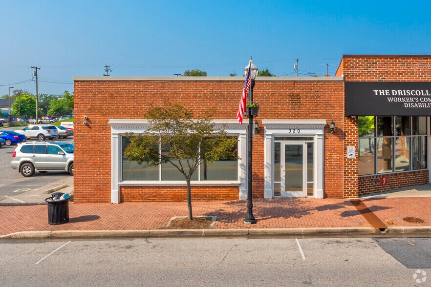 320 Main St, Laurel, MD à louer - Photo du bâtiment - Image 1 de 6