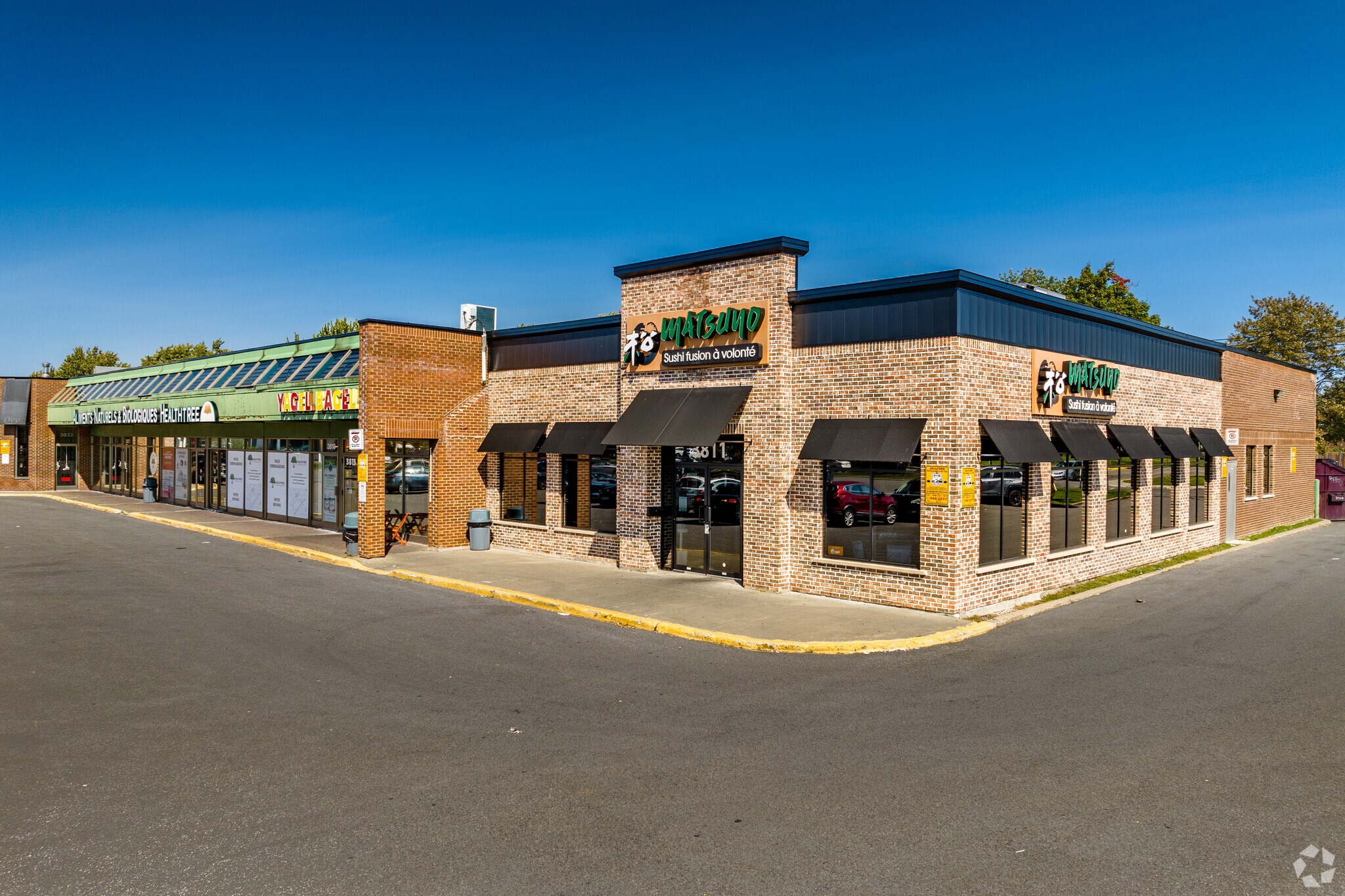 3811-3839 Boul Saint-Jean, Dollard-des-Ormeaux, QC for lease Primary Photo- Image 1 of 7