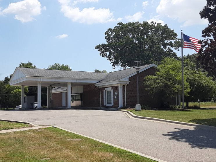 21333 Telegraph Rd, Brownstown Township, MI for lease - Primary Photo - Image 1 of 13