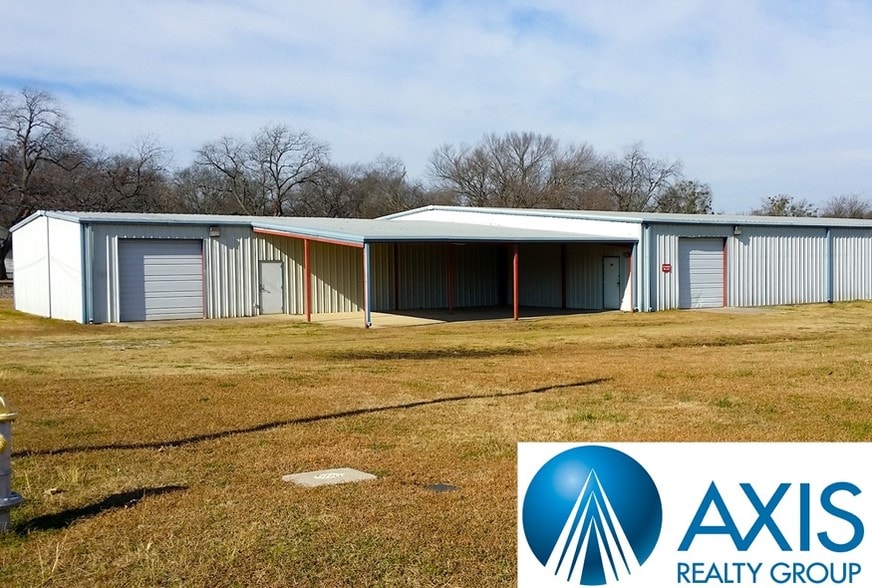 224 W Division St, Pilot Point, TX for sale - Building Photo - Image 1 of 1