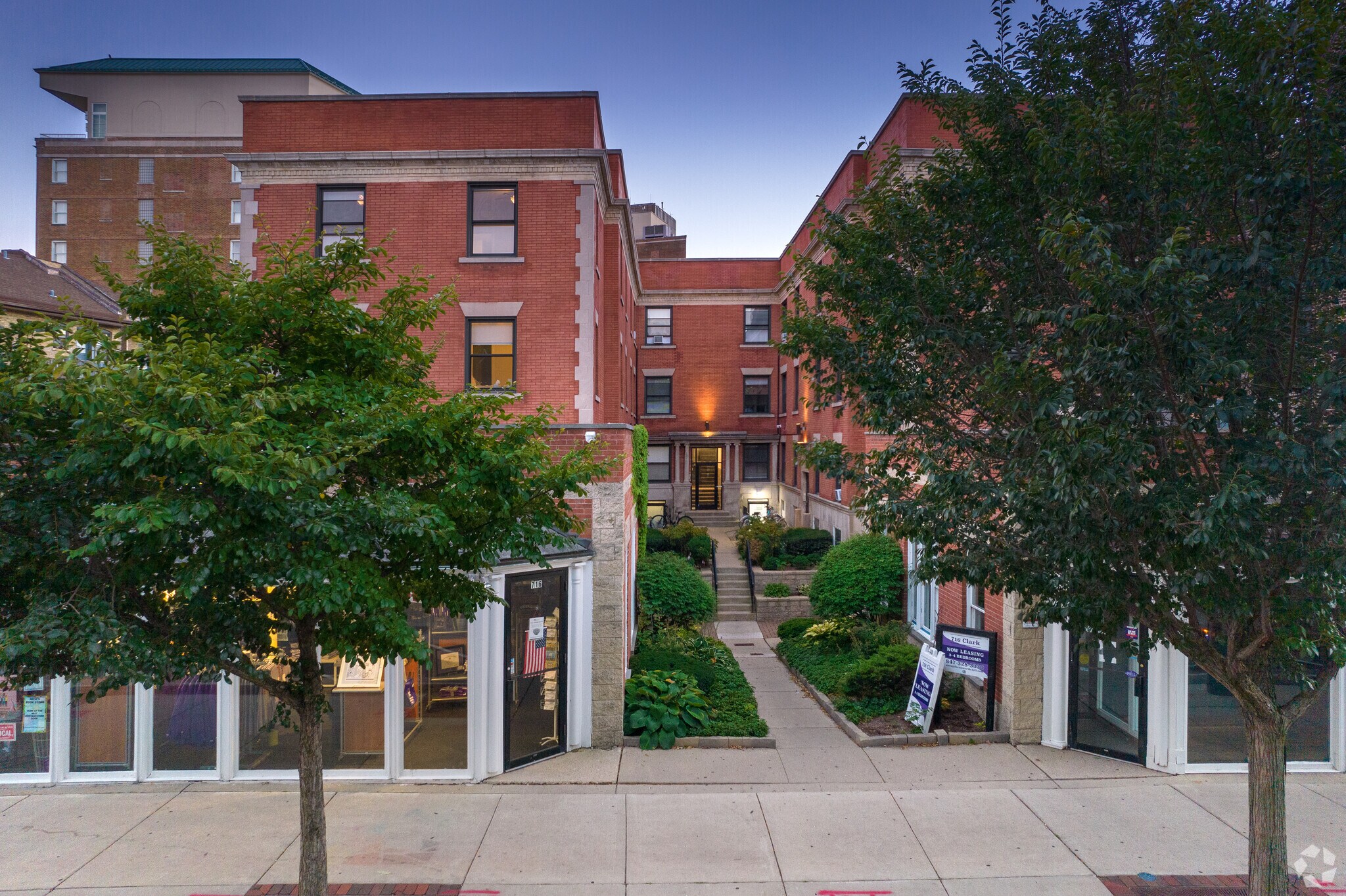 716 Clark St, Evanston, IL à louer Photo principale- Image 1 de 11