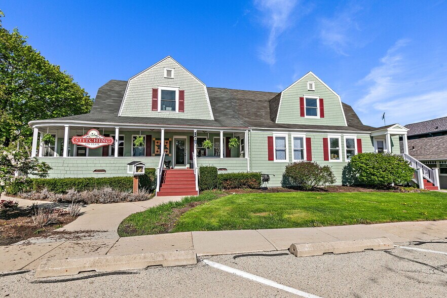 290 S State St, Hampshire, IL à vendre - Photo du bâtiment - Image 1 de 13