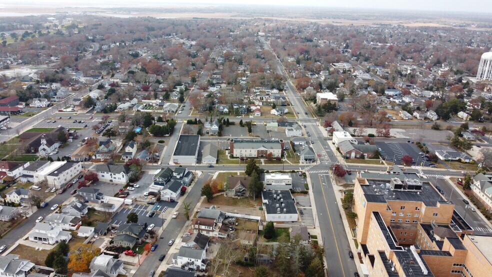 717 Shore Rd, Somers Point, NJ à vendre - Photo du bâtiment - Image 1 de 26
