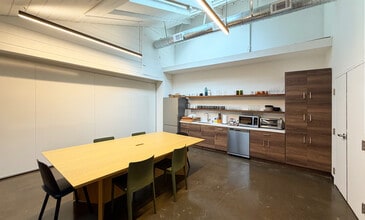 536 Pacific Ave, San Francisco, CA for lease Interior Photo- Image 2 of 3