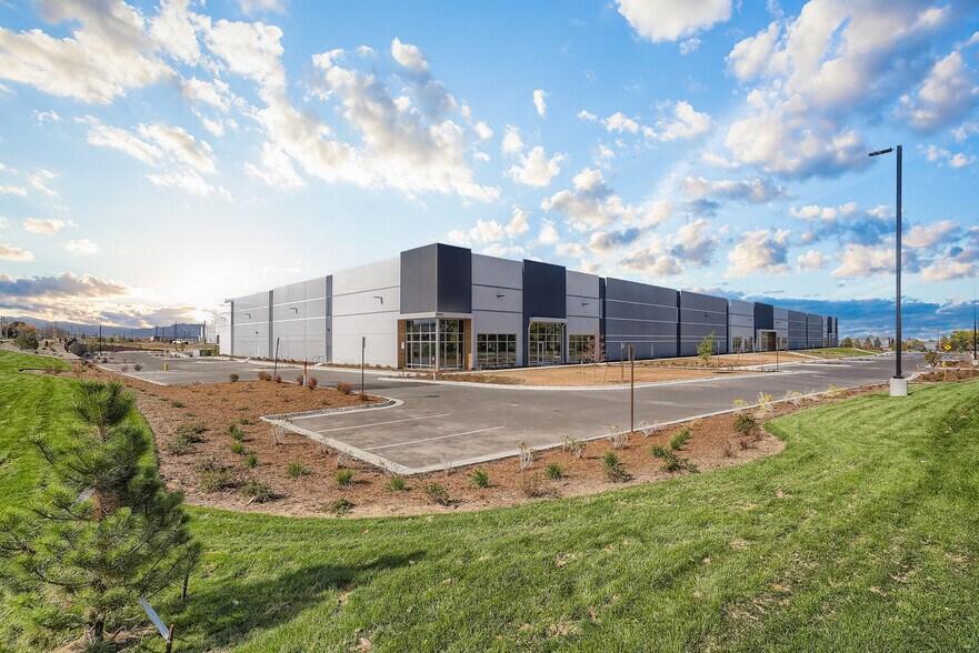 1101 E 126th Ave, Thornton, CO à louer - Photo du bâtiment - Image 1 de 6