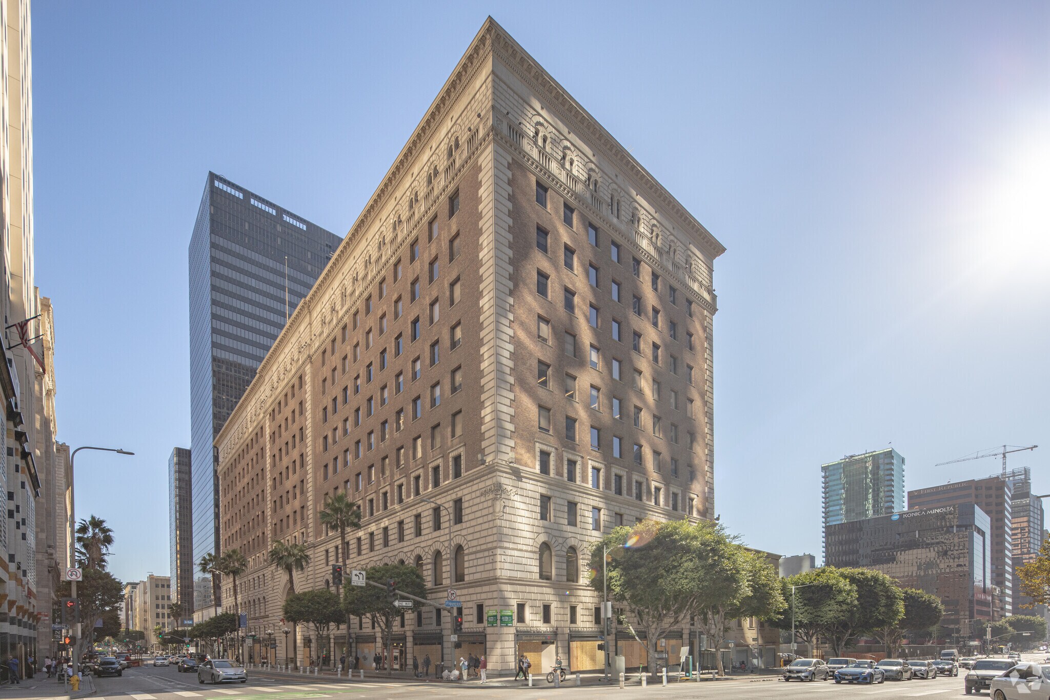 818 W 7th St, Los Angeles, CA à louer Photo du bâtiment- Image 1 de 11