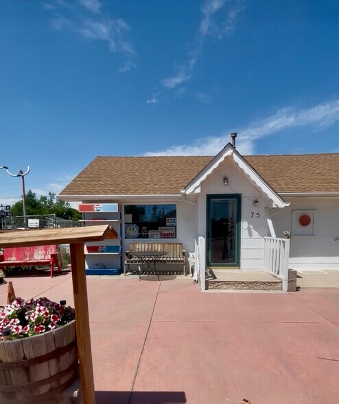 75 N Market St, Keenesburg, CO à vendre - Photo du bâtiment - Image 3 de 7