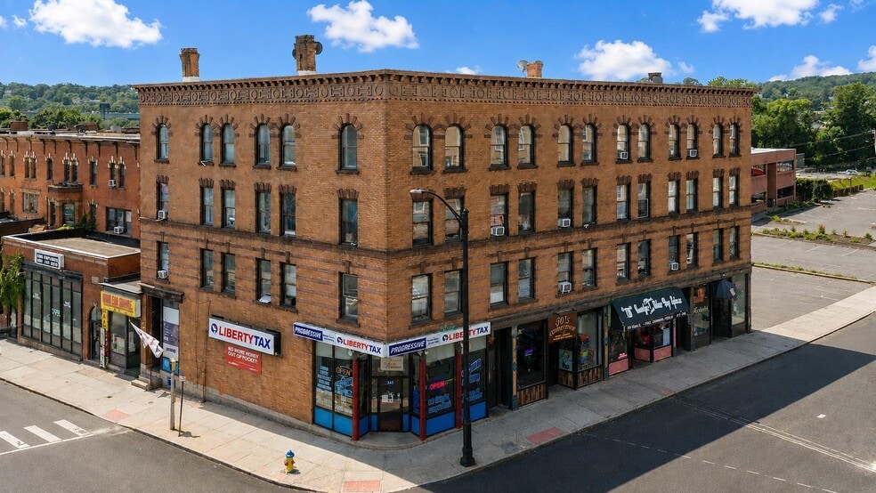 27 Units Mixed Use | Meadow & West Main portfolio of 3 properties for sale on LoopNet.ca - Building Photo - Image 1 of 29