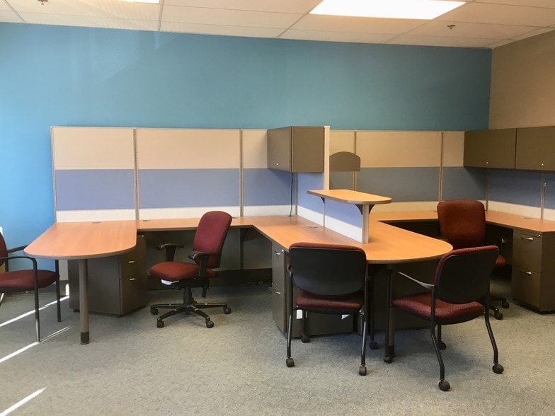 8 N Corporate Dr, Riverdale, NJ for lease - Interior Photo - Image 3 of 15