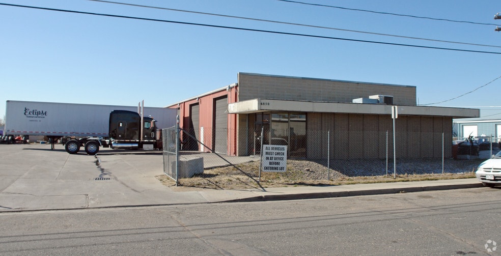 5286 Newport St, Commerce City, CO for lease - Building Photo - Image 2 of 6