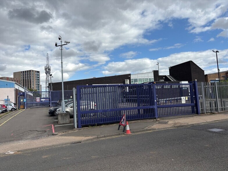 91 Commercial Sq, Leicester à louer - Photo du bâtiment - Image 2 de 4