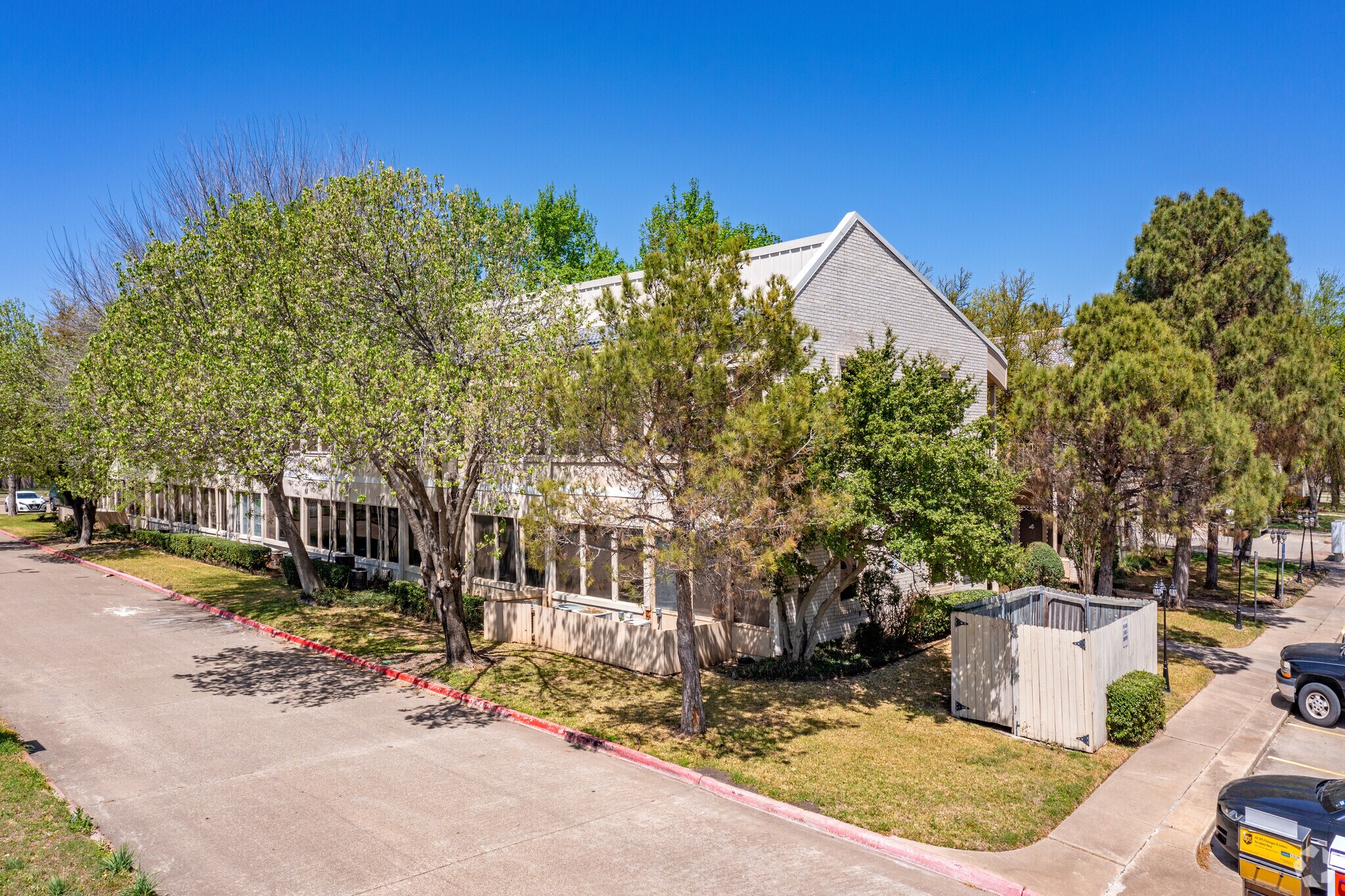 2306 Oak Ln, Grand Prairie, TX à vendre Photo principale- Image 1 de 1