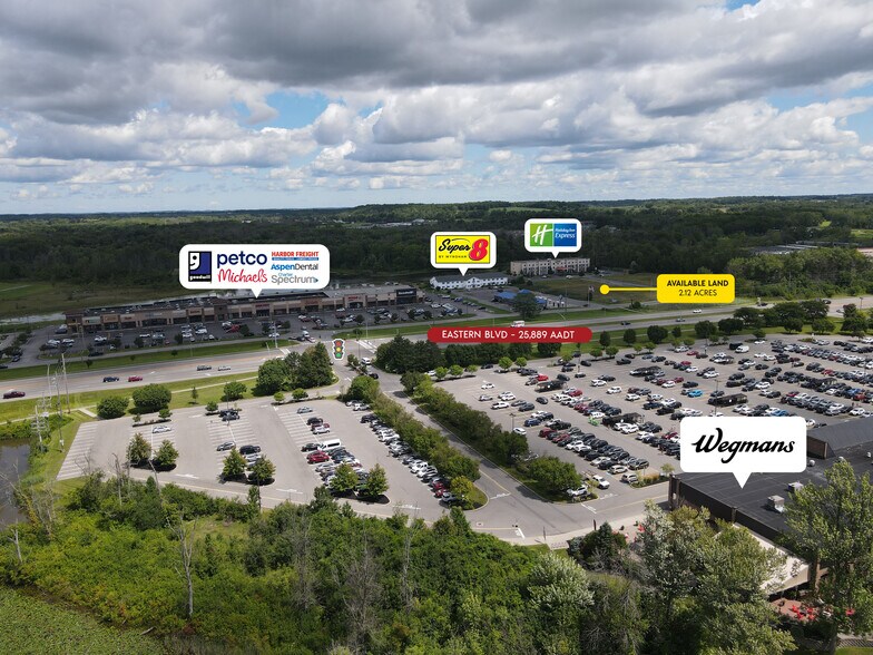 330 Eastern Blvd, Canandaigua, NY à vendre - Photo du bâtiment - Image 3 de 7