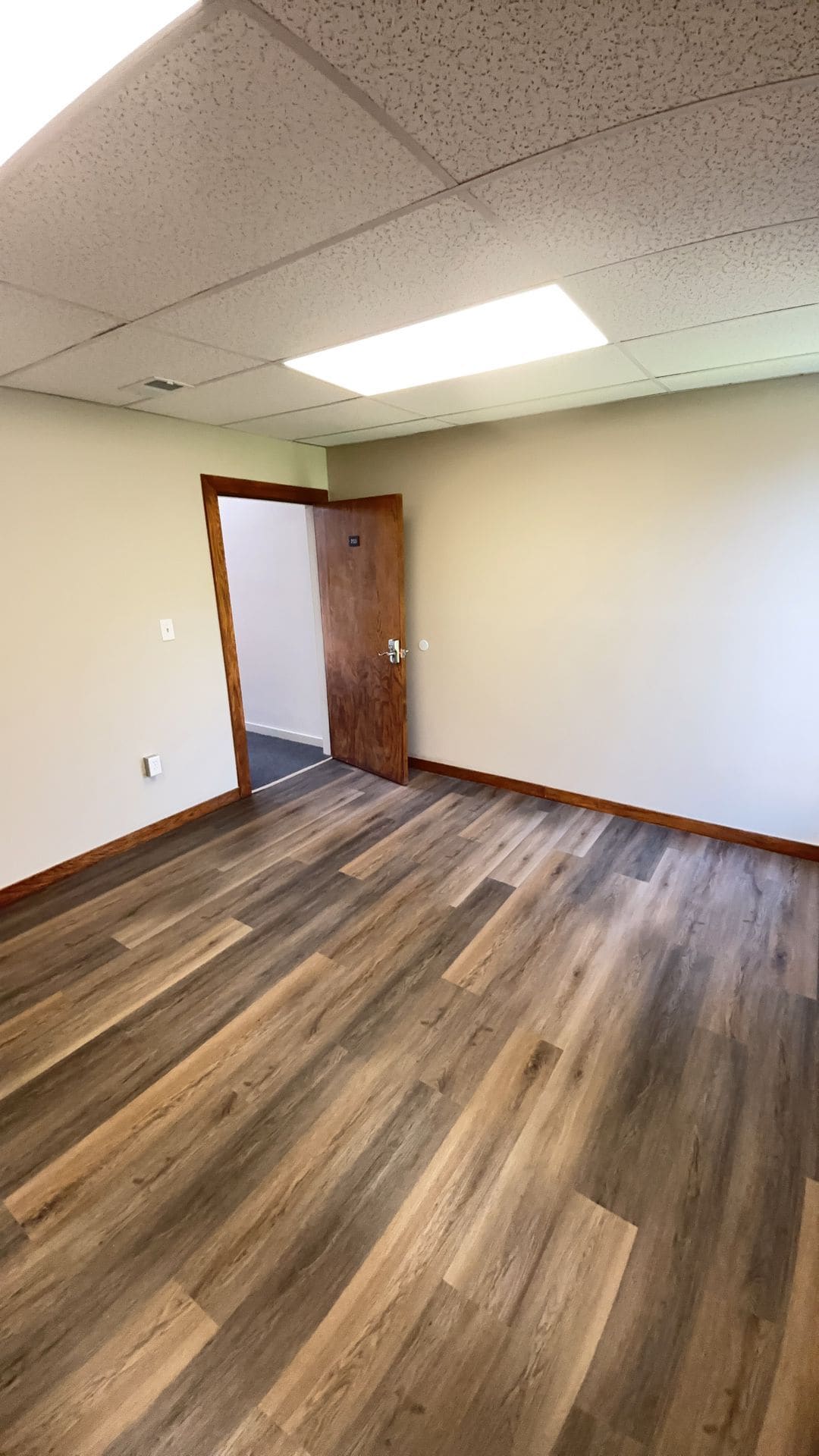 5300 E Main St, Whitehall, OH for lease Interior Photo- Image 1 of 1