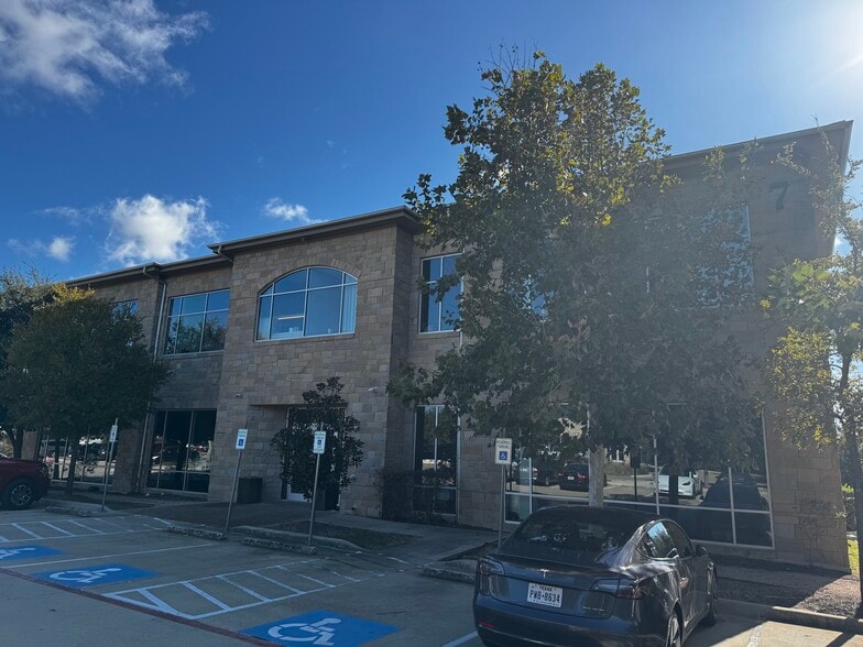 5920 W William Cannon Dr, Austin, TX for lease - Building Photo - Image 2 of 9