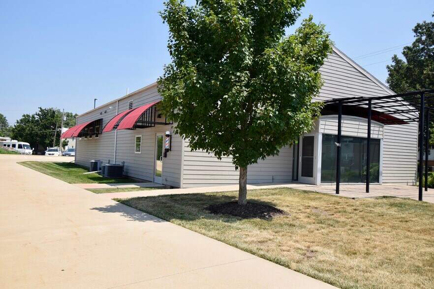 208 Parkinson St, Normal, IL à vendre - Photo du bâtiment - Image 2 de 10
