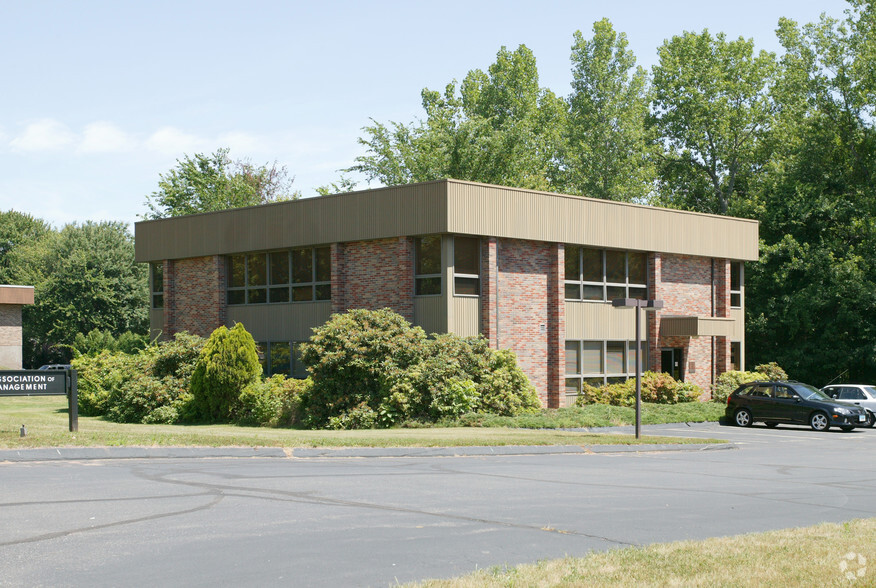 234 W Center St, West Bridgewater, MA for lease - Building Photo - Image 2 of 5