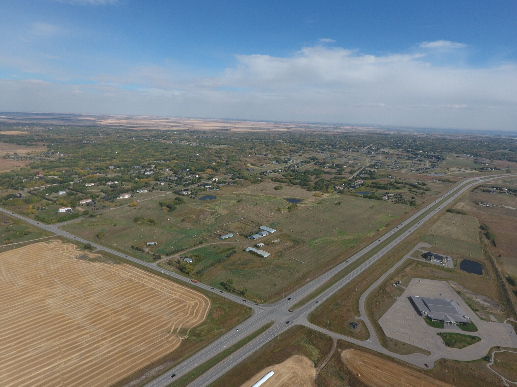 255100 Lochend Rd, Cochrane, AB à vendre Aérien- Image 1 de 1