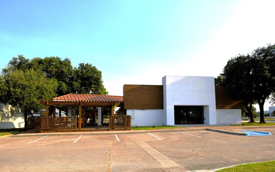 1702-1736 E Belt Line Rd, Richardson, TX à louer - Photo du bâtiment - Image 2 de 21