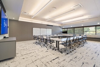 1 Baxter Way, Westlake Village, CA à louer Photo intérieure- Image 2 de 3