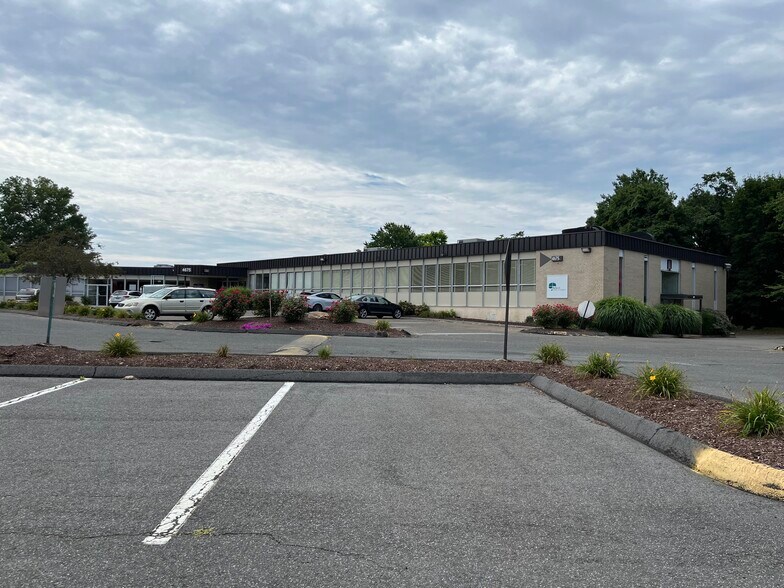 4675-4749 Main St, Bridgeport, CT à vendre - Photo du bâtiment - Image 1 de 5