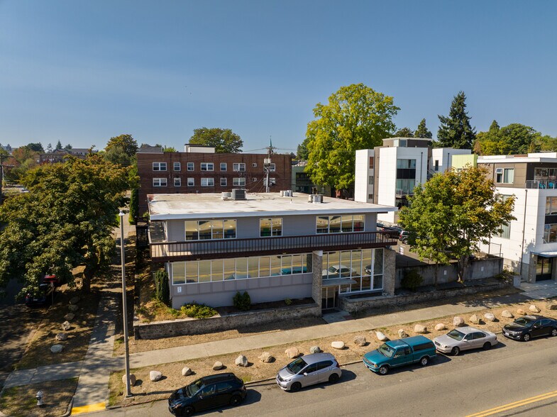 622 Tacoma Ave S, Tacoma, WA à vendre - Photo du bâtiment - Image 2 de 7
