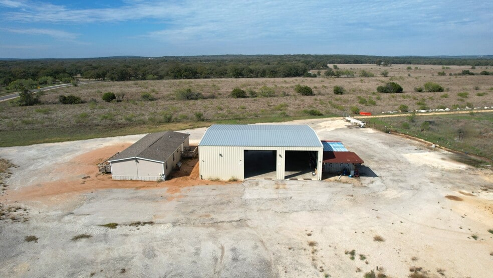 3153 W Ammann Rd, Bulverde, TX à vendre - Photo du bâtiment - Image 3 de 17