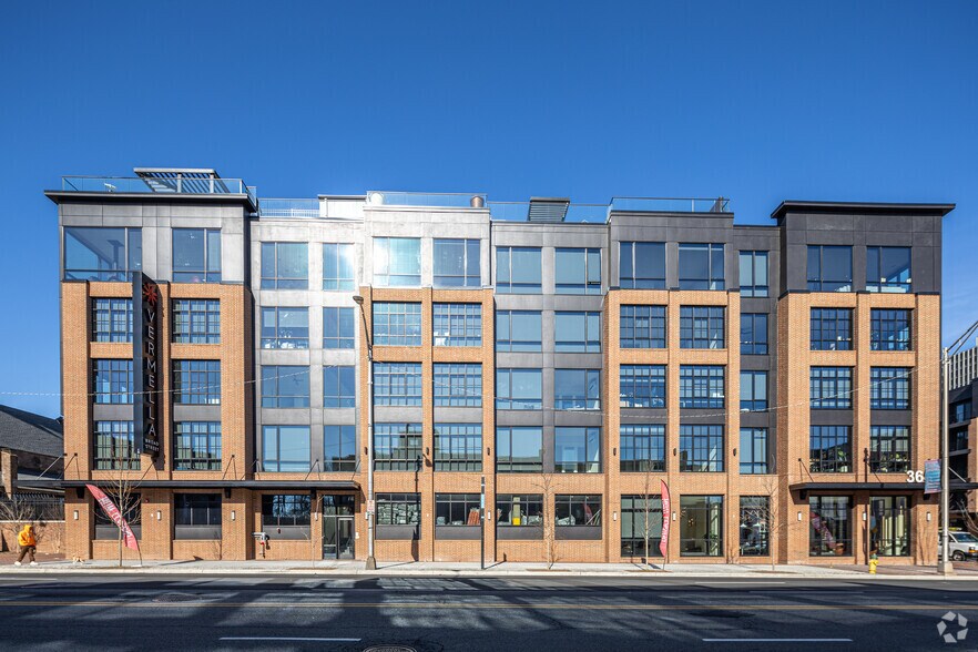 349-377 Broad St, Newark, NJ à louer - Photo du bâtiment - Image 2 de 9