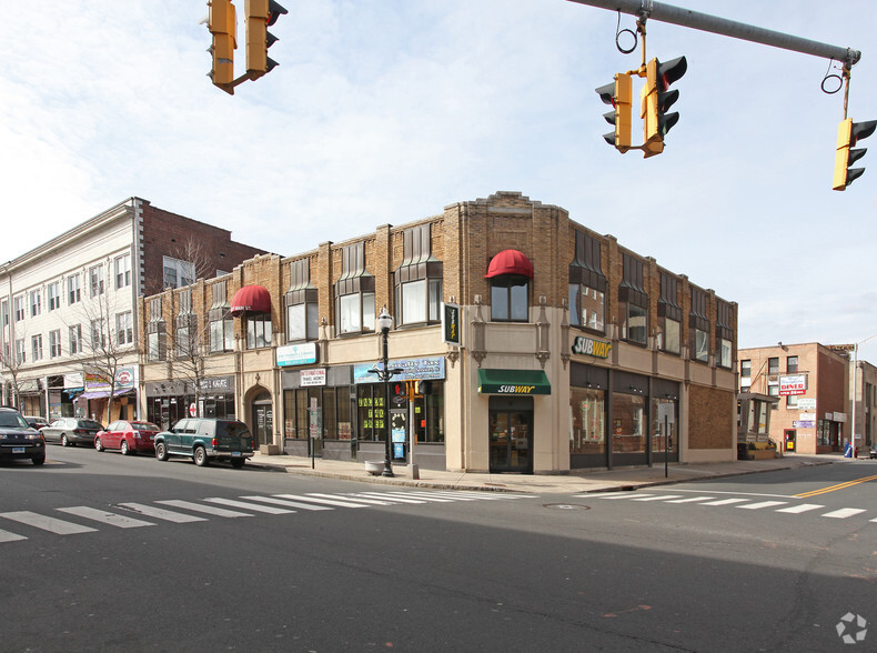 75-85 W Main St, New Britain, CT à vendre - Photo principale - Image 1 de 1