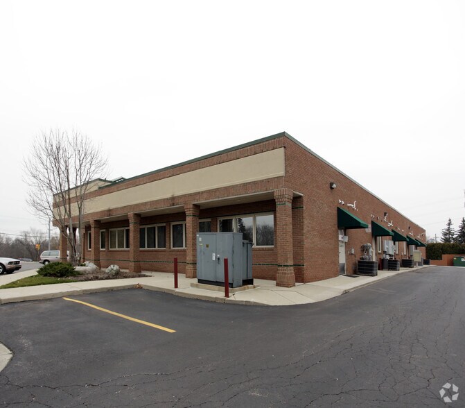 51810 Dequindre Rd, Shelby Township, MI for lease - Building Photo - Image 2 of 3