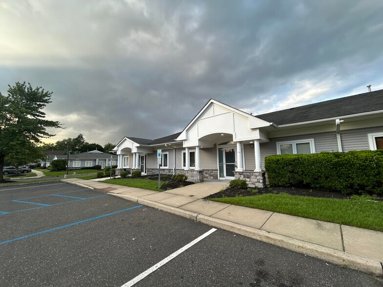 1900 Mt. Holly Rd, Burlington, NJ for lease - Building Photo - Image 2 of 5
