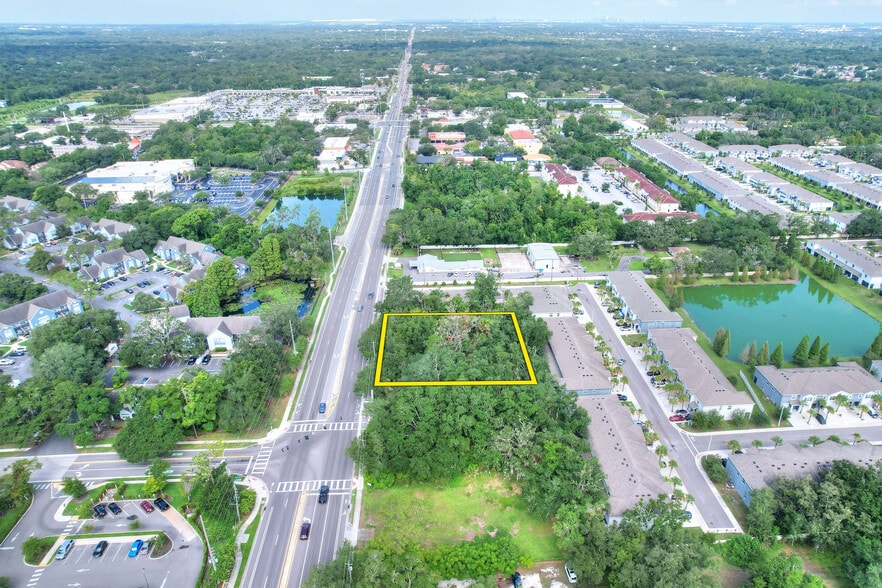 1240 Bloomingdale Ave, Valrico, FL à vendre - Photo du bâtiment - Image 2 de 5