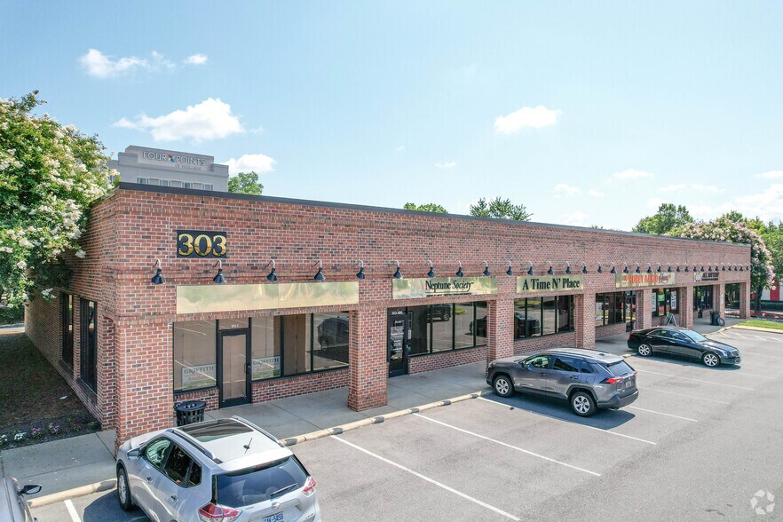 301-303 E Woodlawn Rd, Charlotte, NC à louer - Photo du bâtiment - Image 2 de 6
