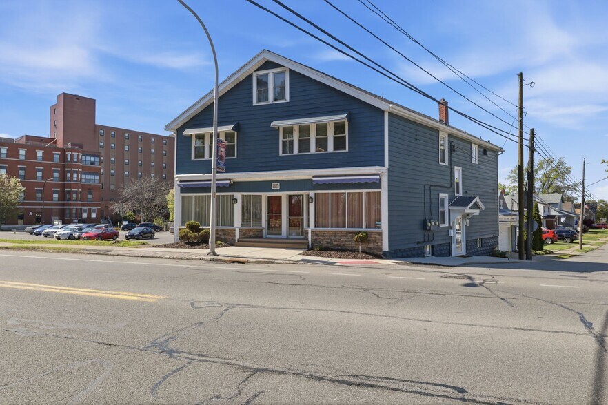 856 Ridge Rd, Lackawanna, NY à vendre - Photo du bâtiment - Image 1 de 41