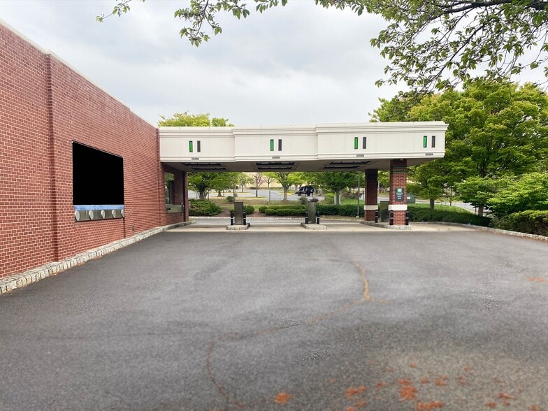 6200 Multiplex Dr, Centreville, VA for sale - Building Photo - Image 2 of 3