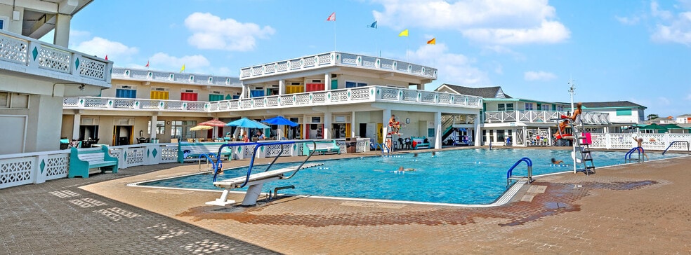2045 Ocean Blvd, Atlantic Beach, NY for sale - Building Photo - Image 3 of 10