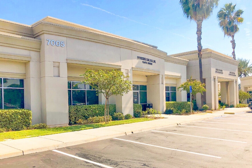 7005 N Maple Ave, Fresno, CA for lease - Building Photo - Image 2 of 2