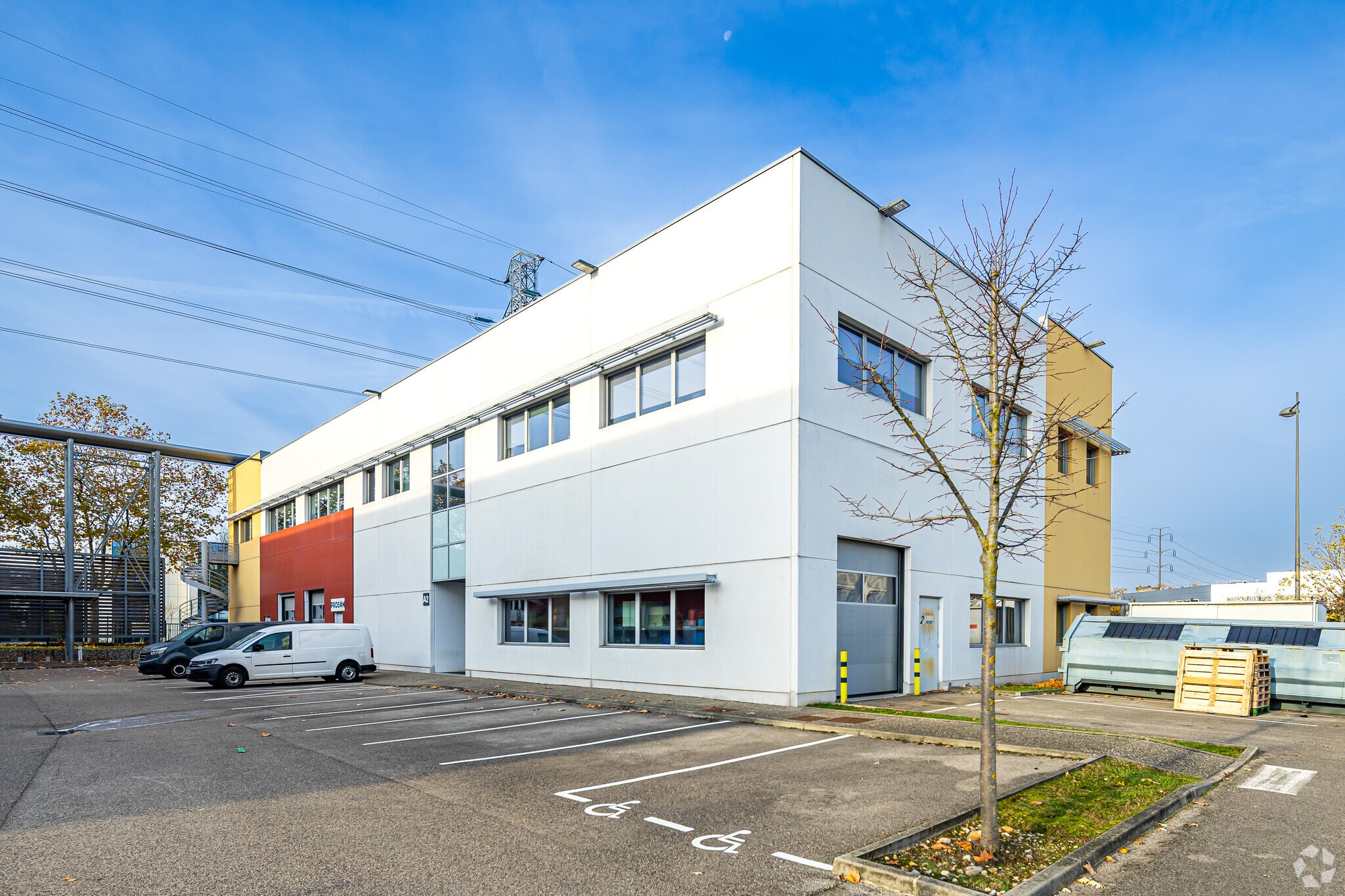 Flex in Saint-Priest for lease Primary Photo- Image 1 of 3