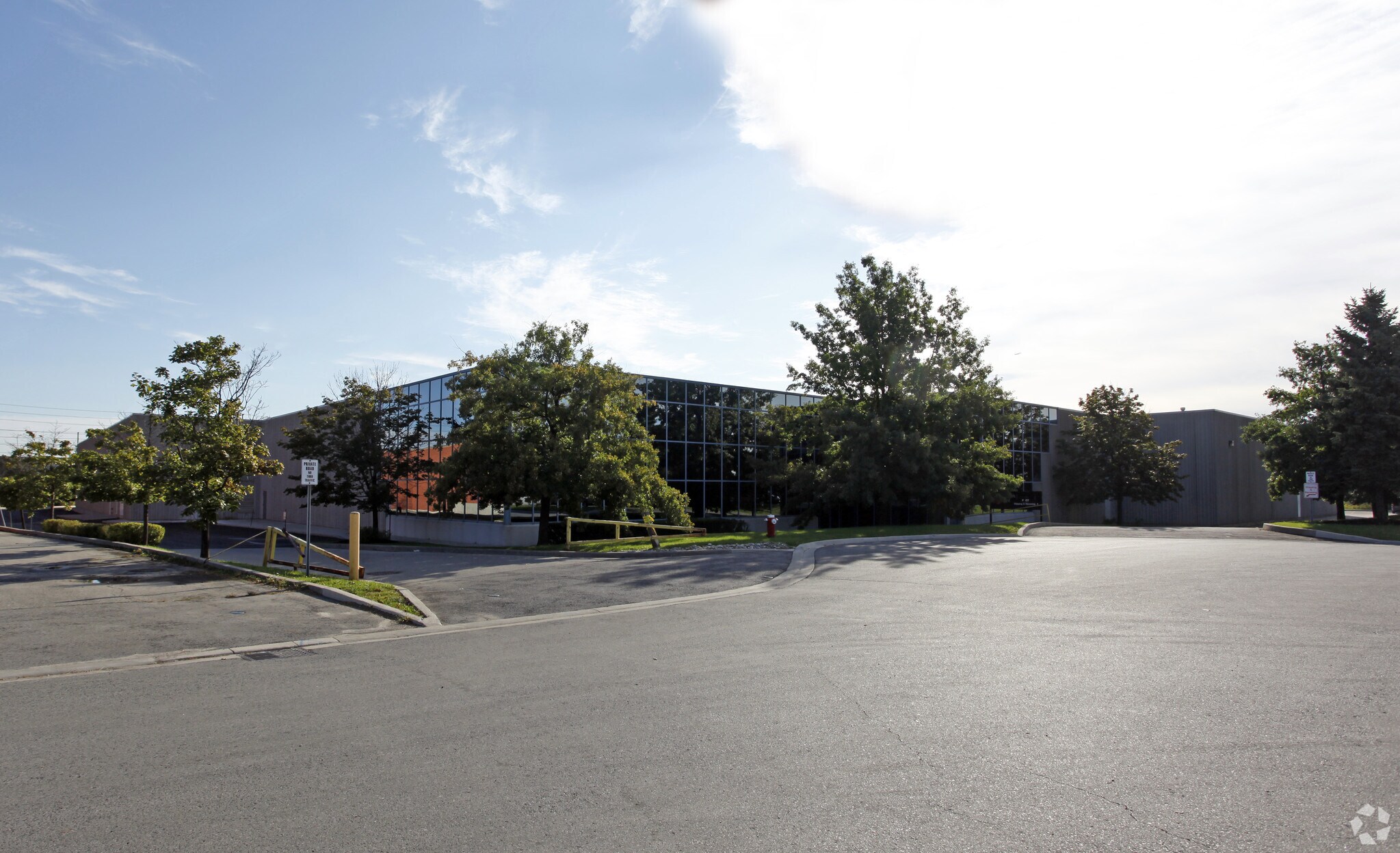 6630 Tomken Rd, Mississauga, ON à vendre Photo principale- Image 1 de 1